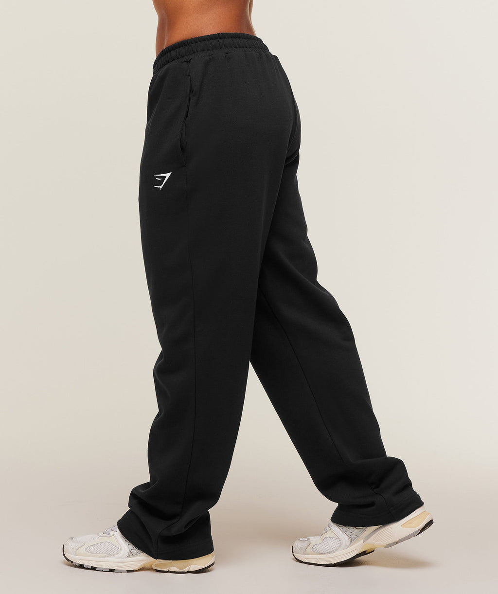 gymshark-training-fleece-straight-leg-short-pant-pants-black-aw25