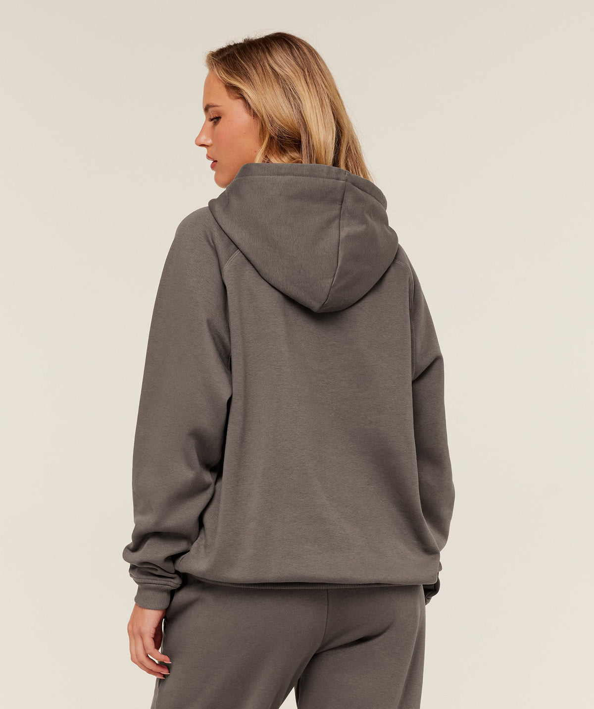 gymshark-training-oversized-fleece-hoodie-pullovers-brown-ss26