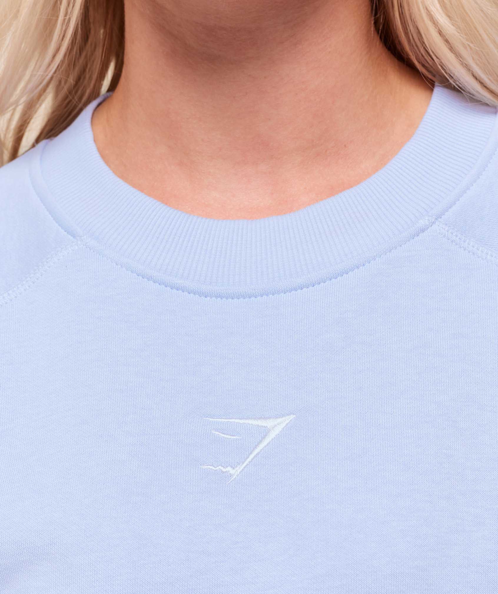 gymshark-training-oversized-fleece-sweatshirt-pullovers-blue-aw25