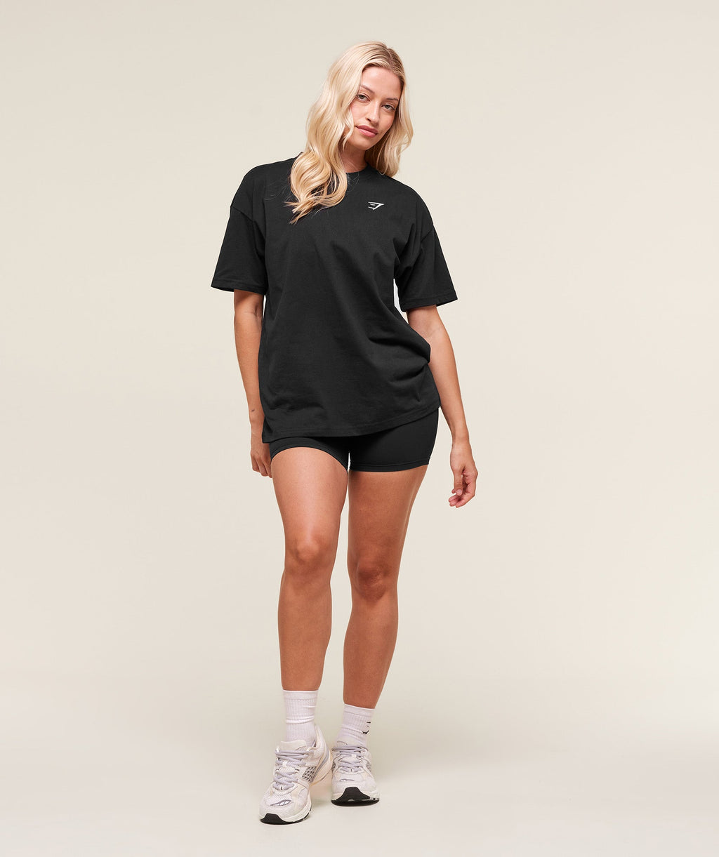 gymshark-training-oversized-t-shirt-black-logo