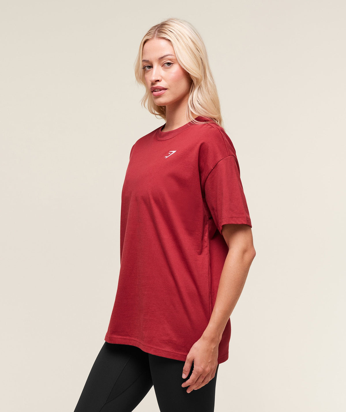 gymshark-training-oversized-t-shirt-ss-tops-red-aw25