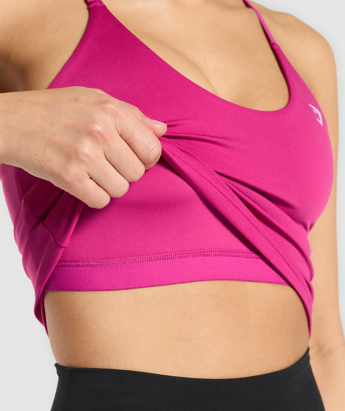 gymshark-training-cami-tank-with-shelf-winning-pink-ss25