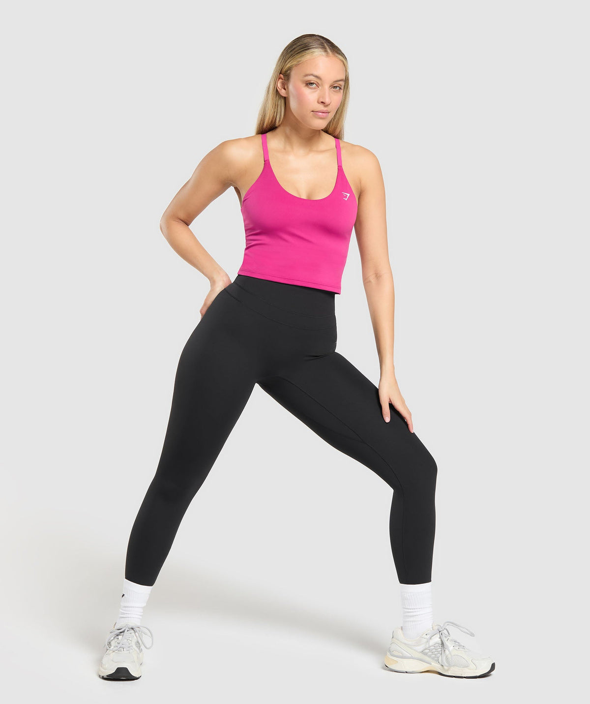 gymshark-training-cami-tank-with-shelf-winning-pink-ss25