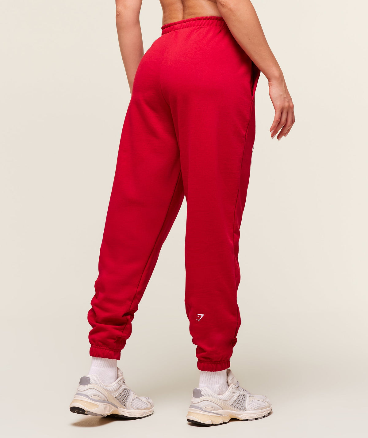 gymshark-varsity-graphic-oversized-jogger-pants-red-ss25