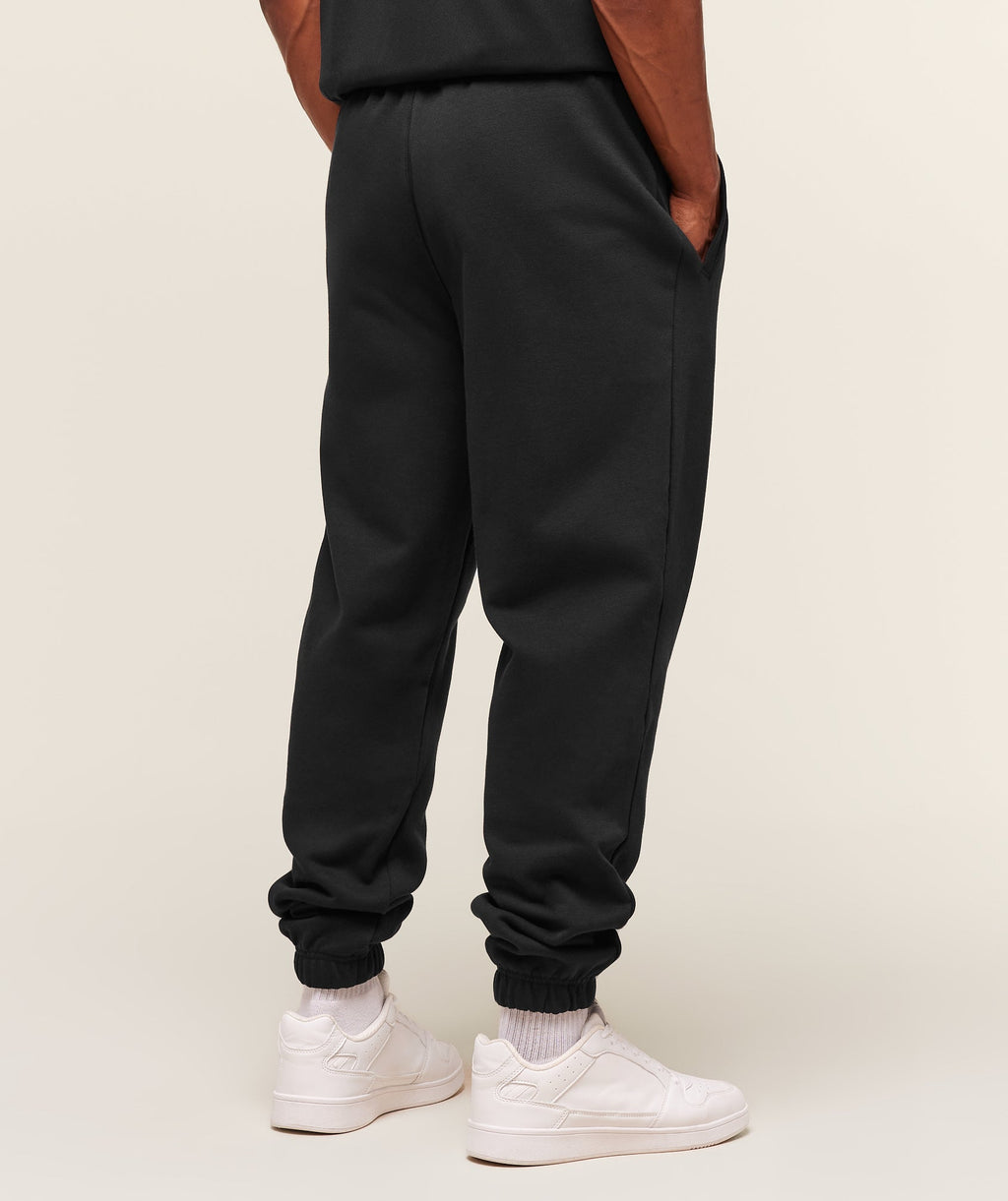 gymshark-varsity-oversized-jogger-pants-black-ss25