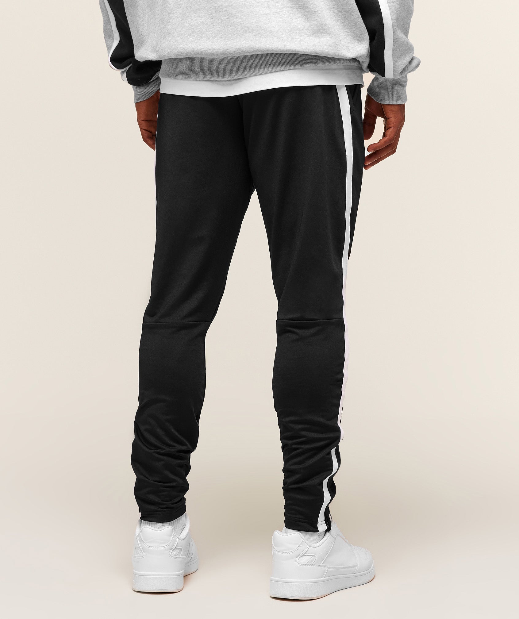 gymshark-varsity-jogger-pants-black-ss25