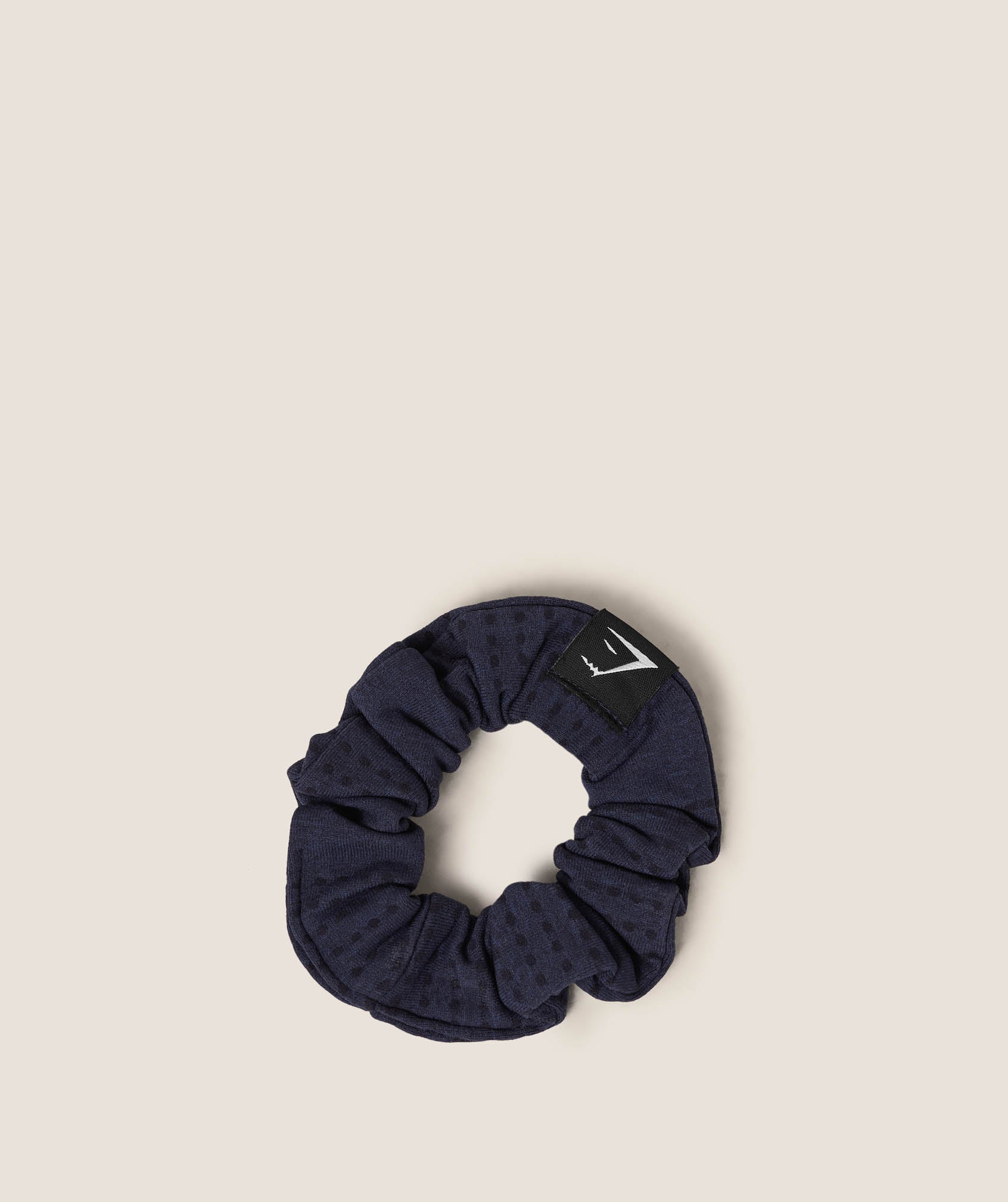 gymshark-vital-frill-scrunchie-headwear-1