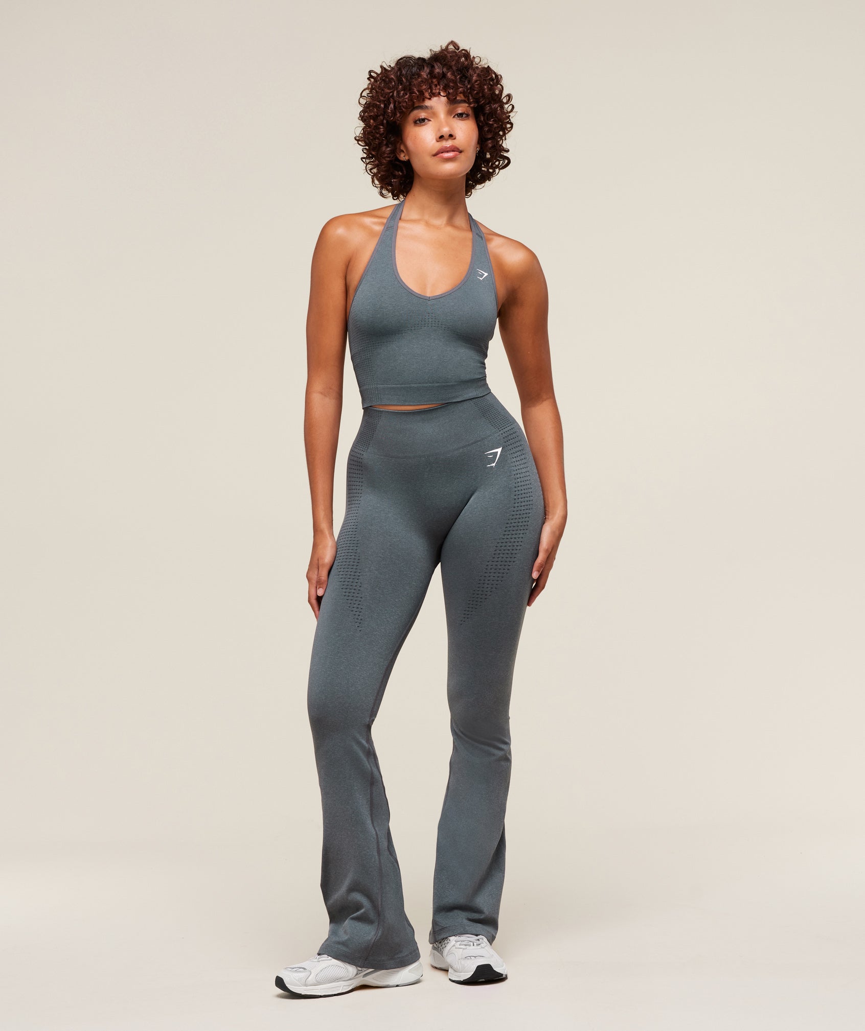 gymshark-vital-sculpt-seamless-flared-legging-leggings-grey-ss25