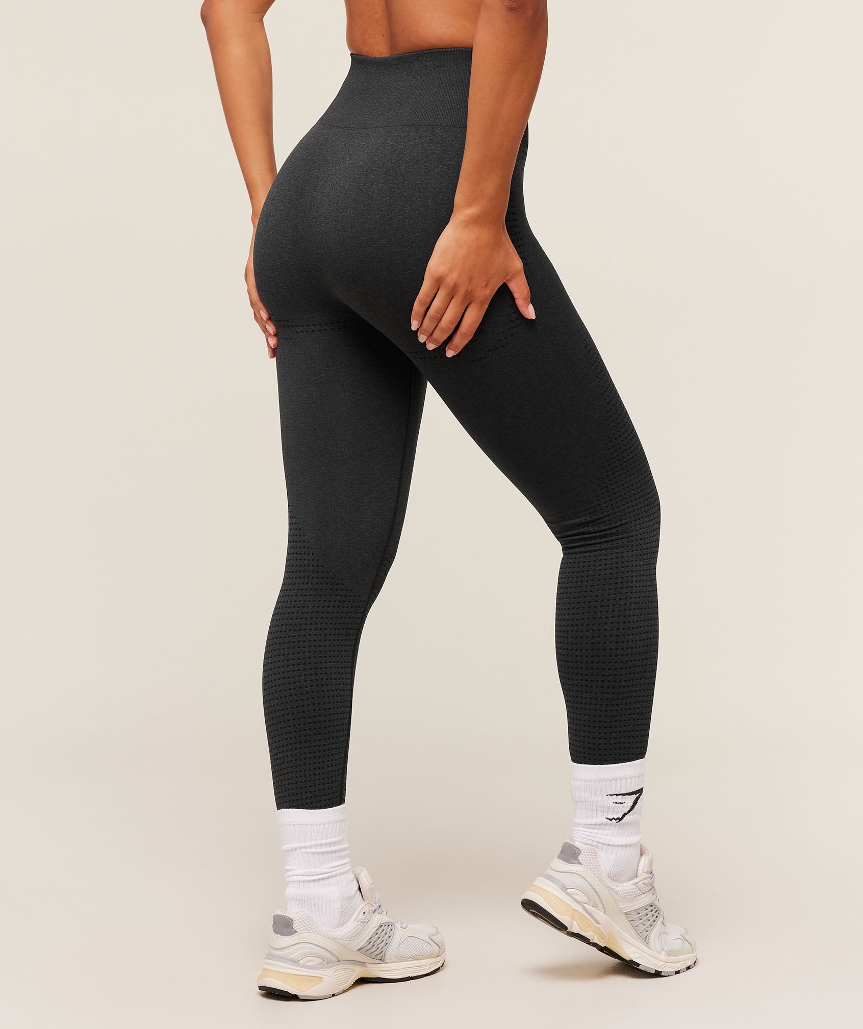 gymshark-vital-seamless-leggings-logo-black-marl-aw24