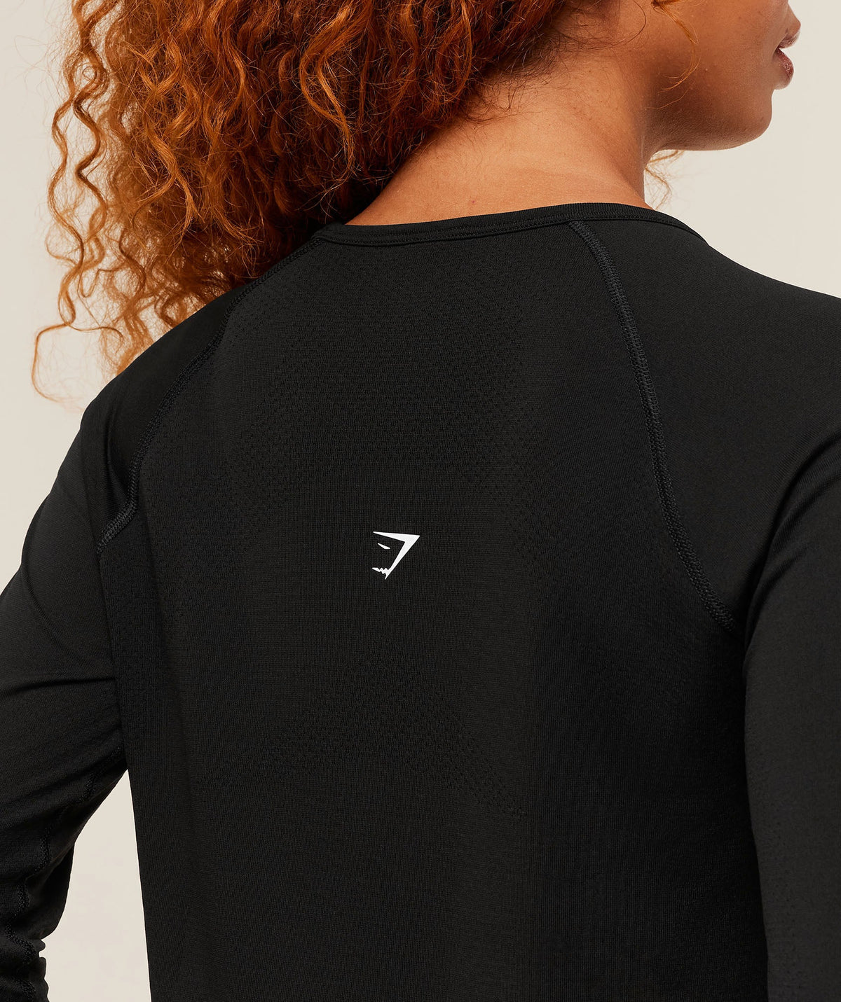 gymshark-vital-seamless-2-0-light-long-sleeve-top-ls-tops-black-aw25