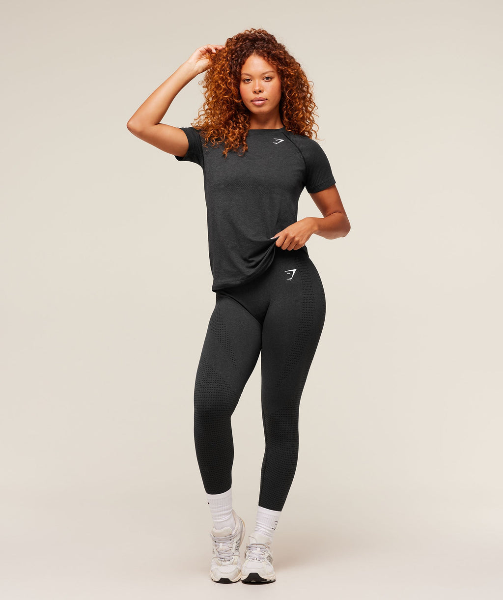 gymshark-vital-seamless-2-0-light-t-shirt-black-marl-ss22