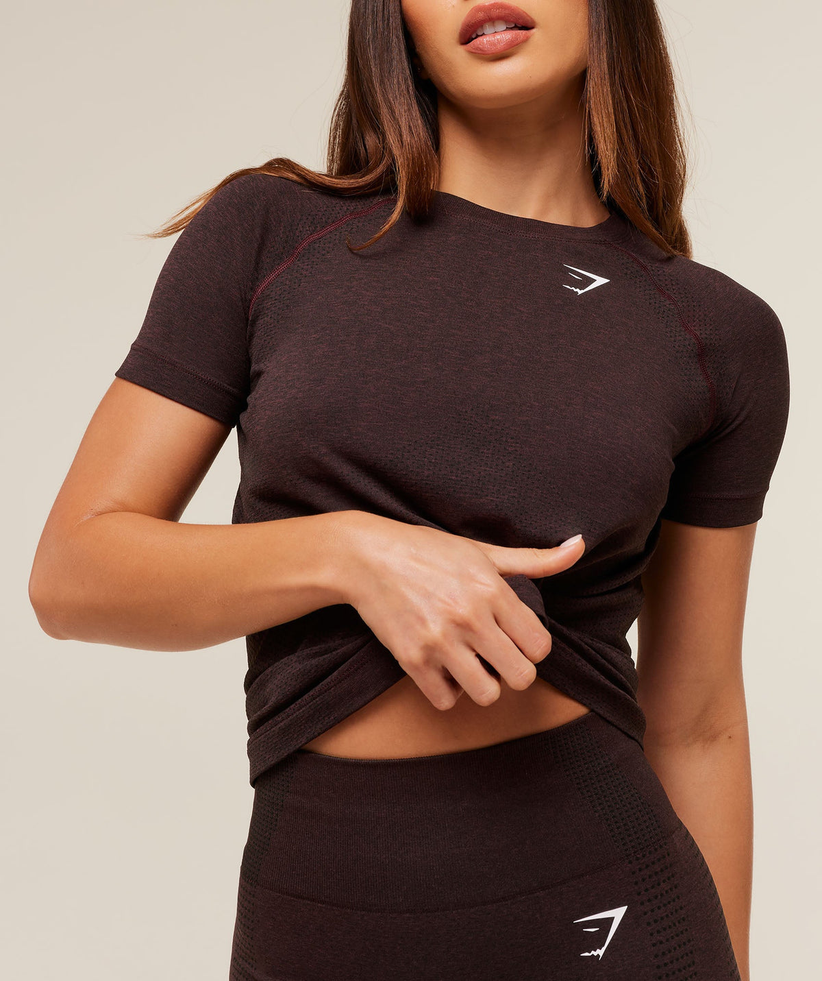 gymshark-vital-seamless-2-0-light-t-shirt-ss-tops-brown-aw25