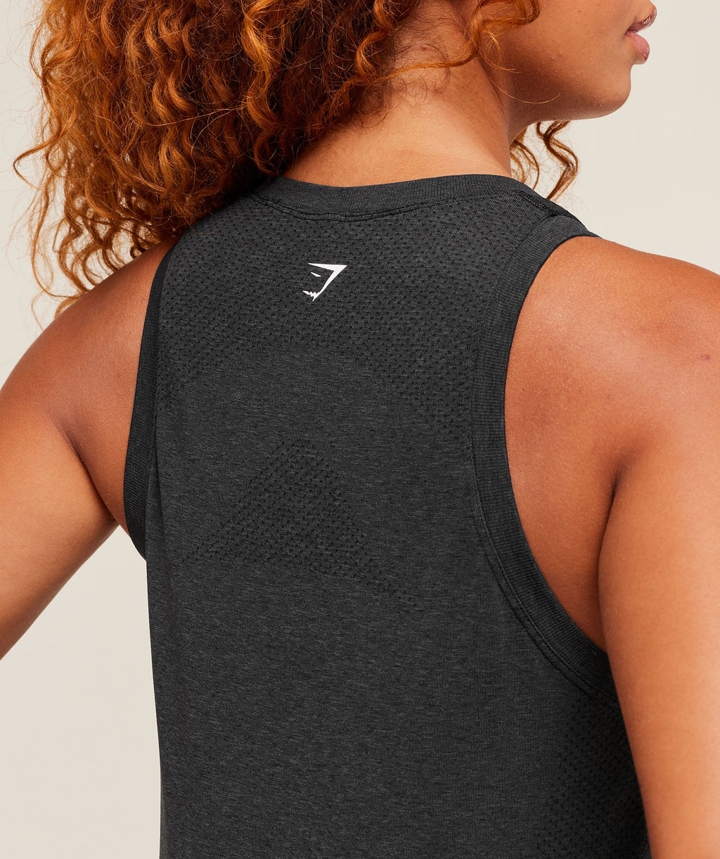 gymshark-vital-seamless-2-0-light-tank-black-marl-ss22