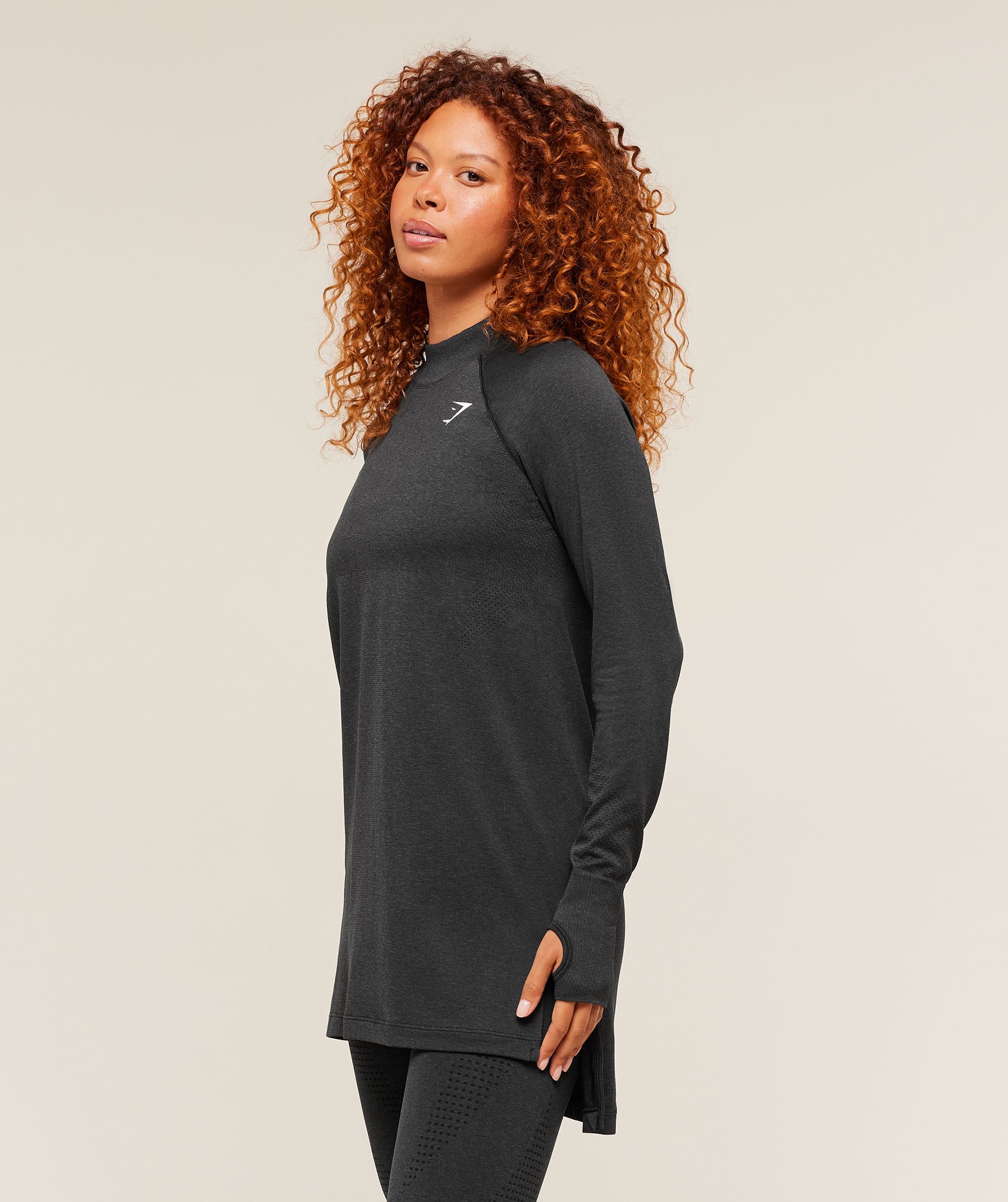 gymshark-vital-seamless-long-line-top-black-marl-aw22