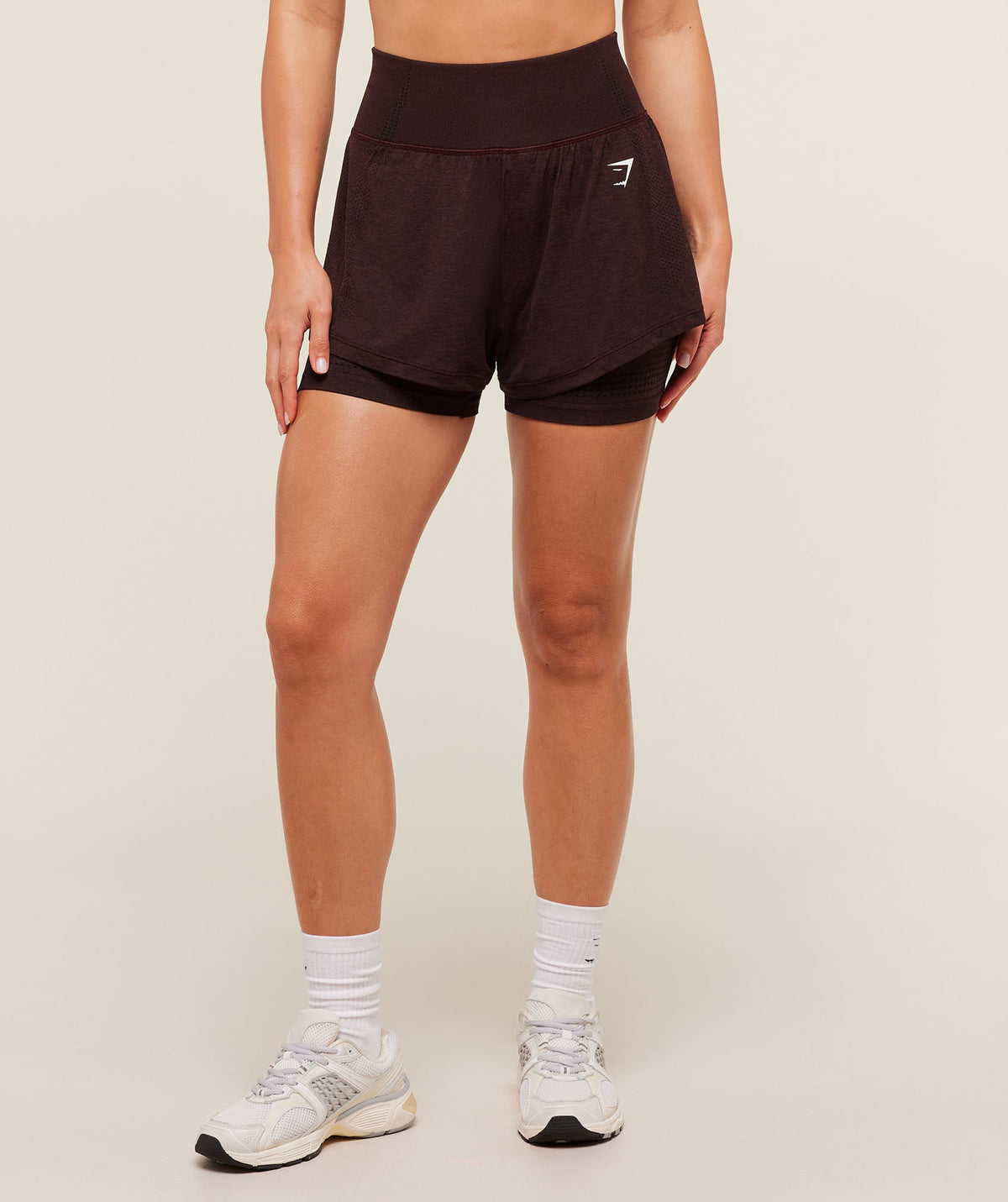 gymshark-vital-seamless-2-in-1-shorts-shorts-brown-aw25