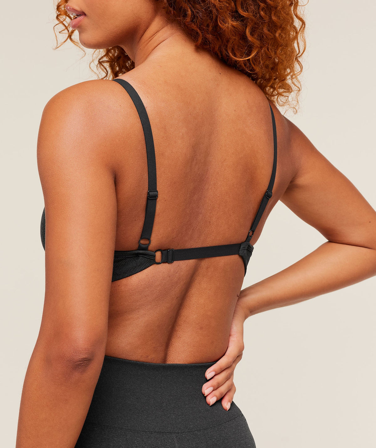 gymshark-vital-seamless-sports-bra-black-marl-aw24