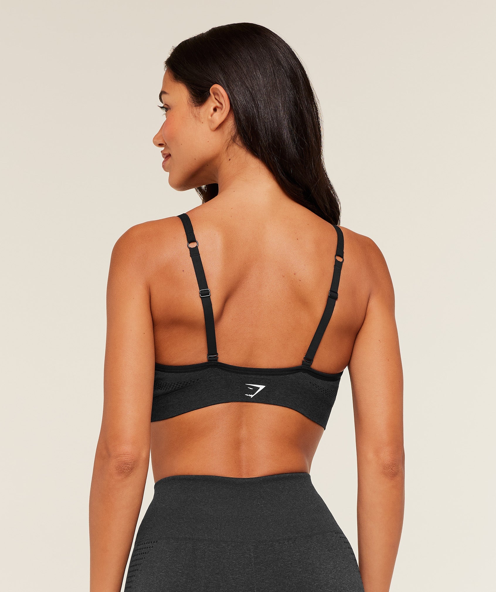gymshark-vital-sports-bra-sports-bras-black-ss26