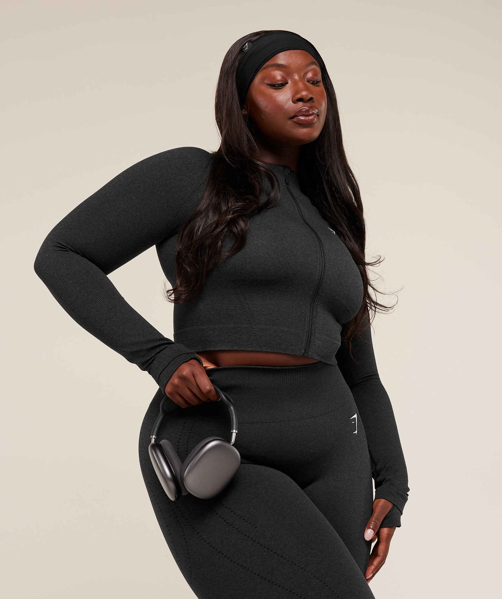 gymshark-vital-seamless-warm-jacket-jackets-outerwear-black-aw25