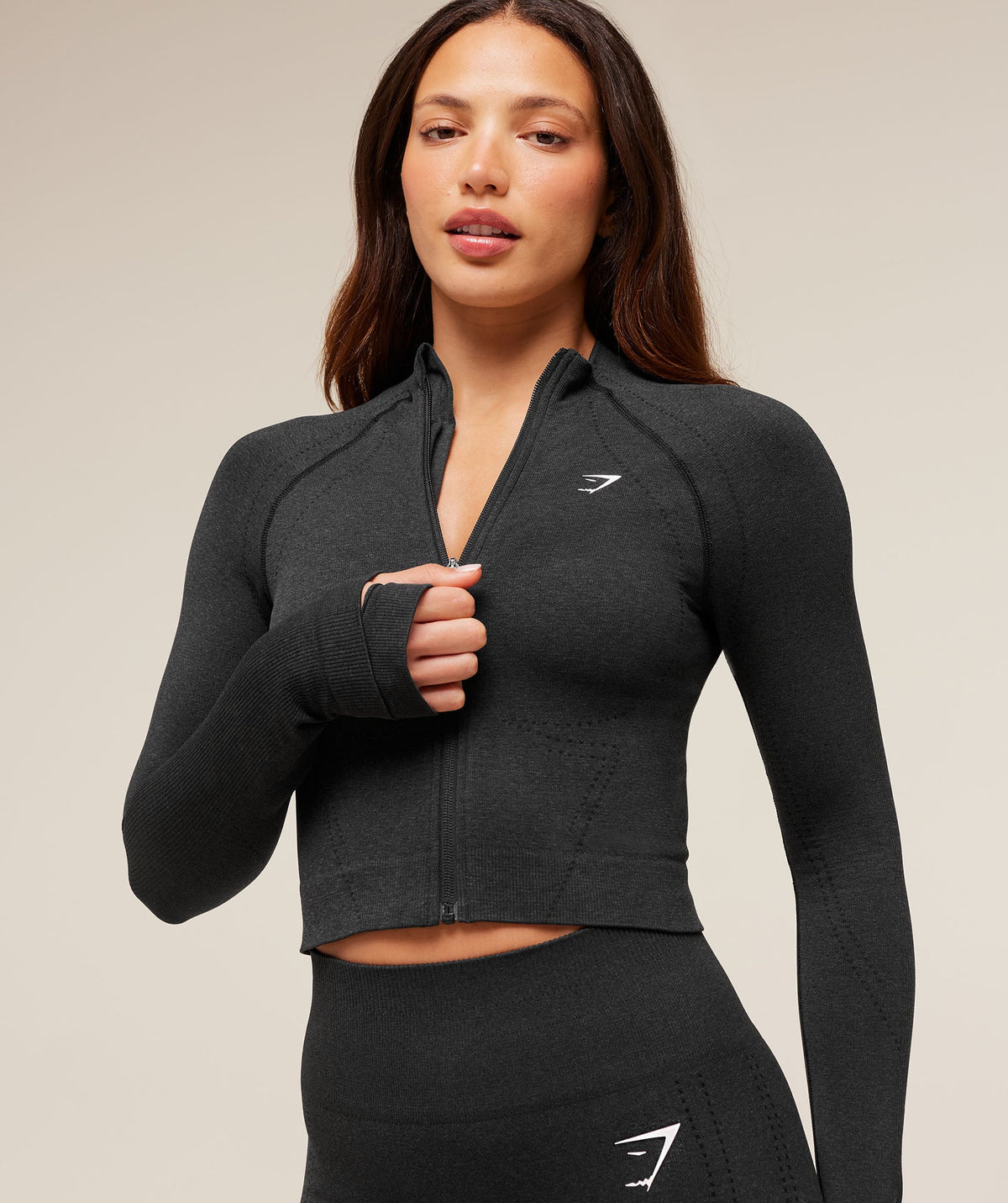 gymshark-vital-seamless-warm-jacket-jackets-outerwear-black-aw25