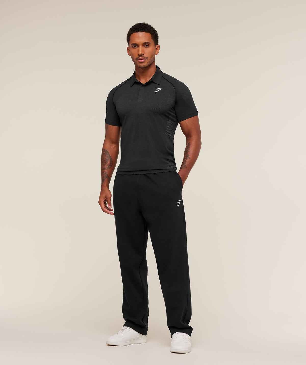 gymshark-vital-seamless-polo-ss-tops-black-aw25