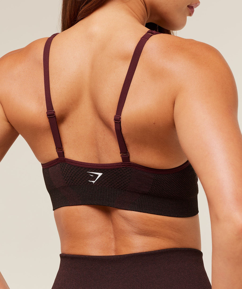 gymshark-vital-seamless-v-neck-sports-bra-sports-bras-brown-aw25