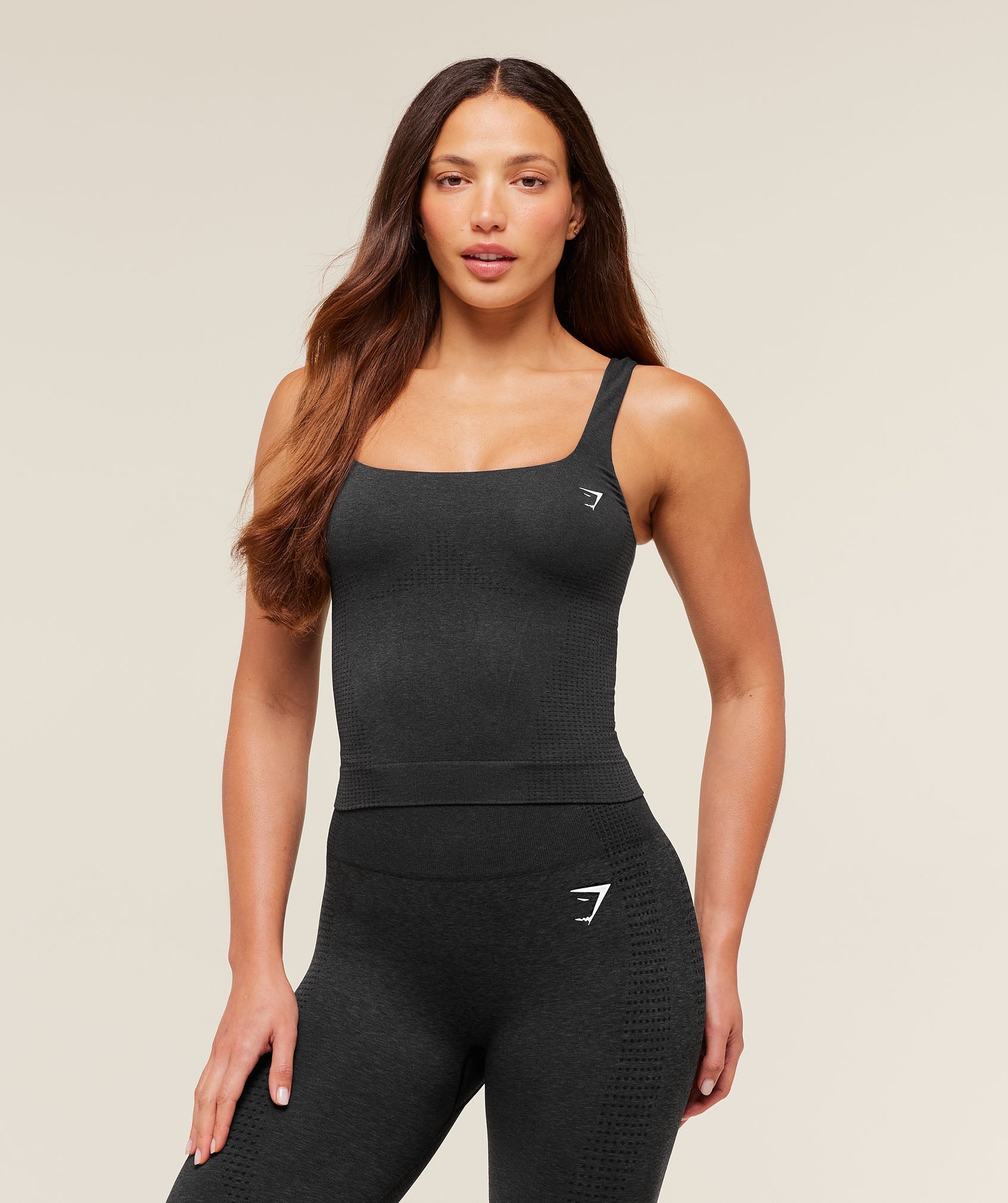 gymshark-vital-seamless-tank-with-shelf-sleeveless-tops-black-aw25