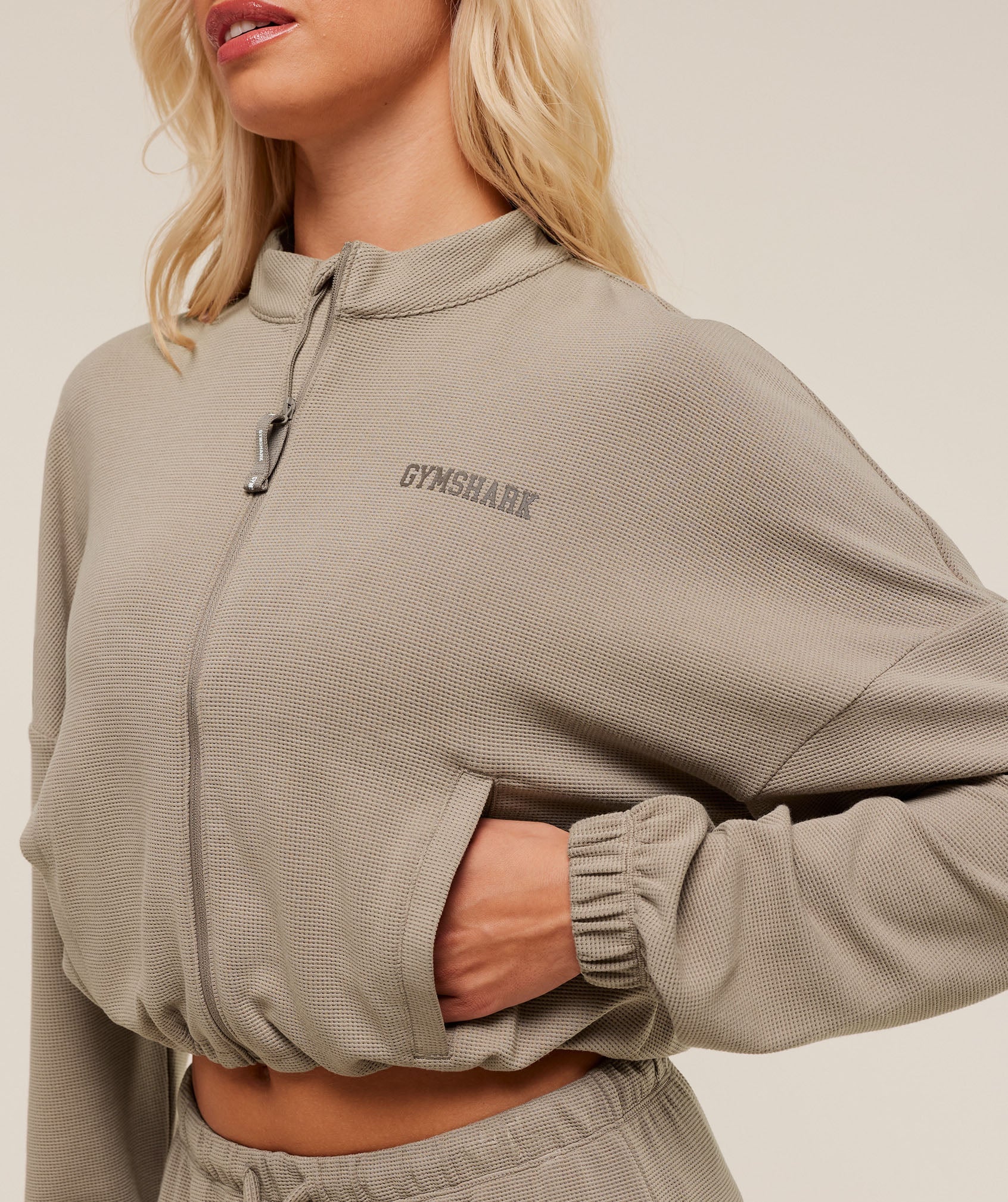 gymshark-waffle-midi-zip-up-jacket-jackets-outerwear-brown-aw25