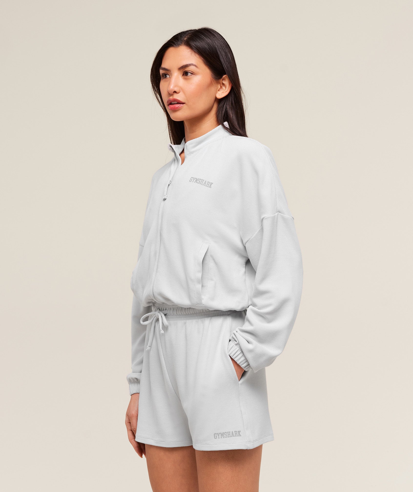 gymshark-waffle-midi-zip-up-jacket-jackets-outerwear-grey-ss25