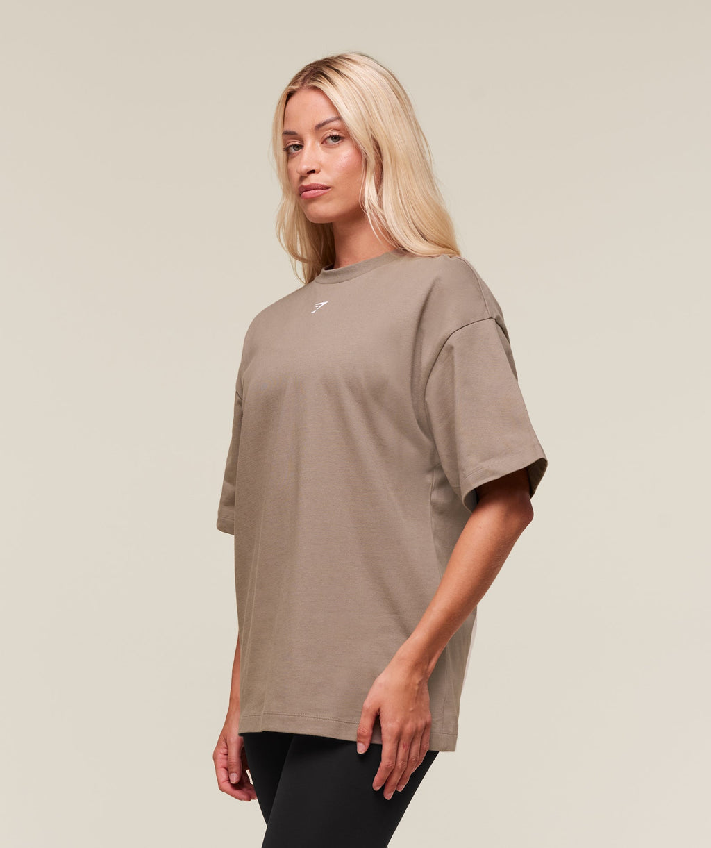 gymshark-we-do-gym-graphic-oversized-t-shirt-ss-tops-brown-ss25