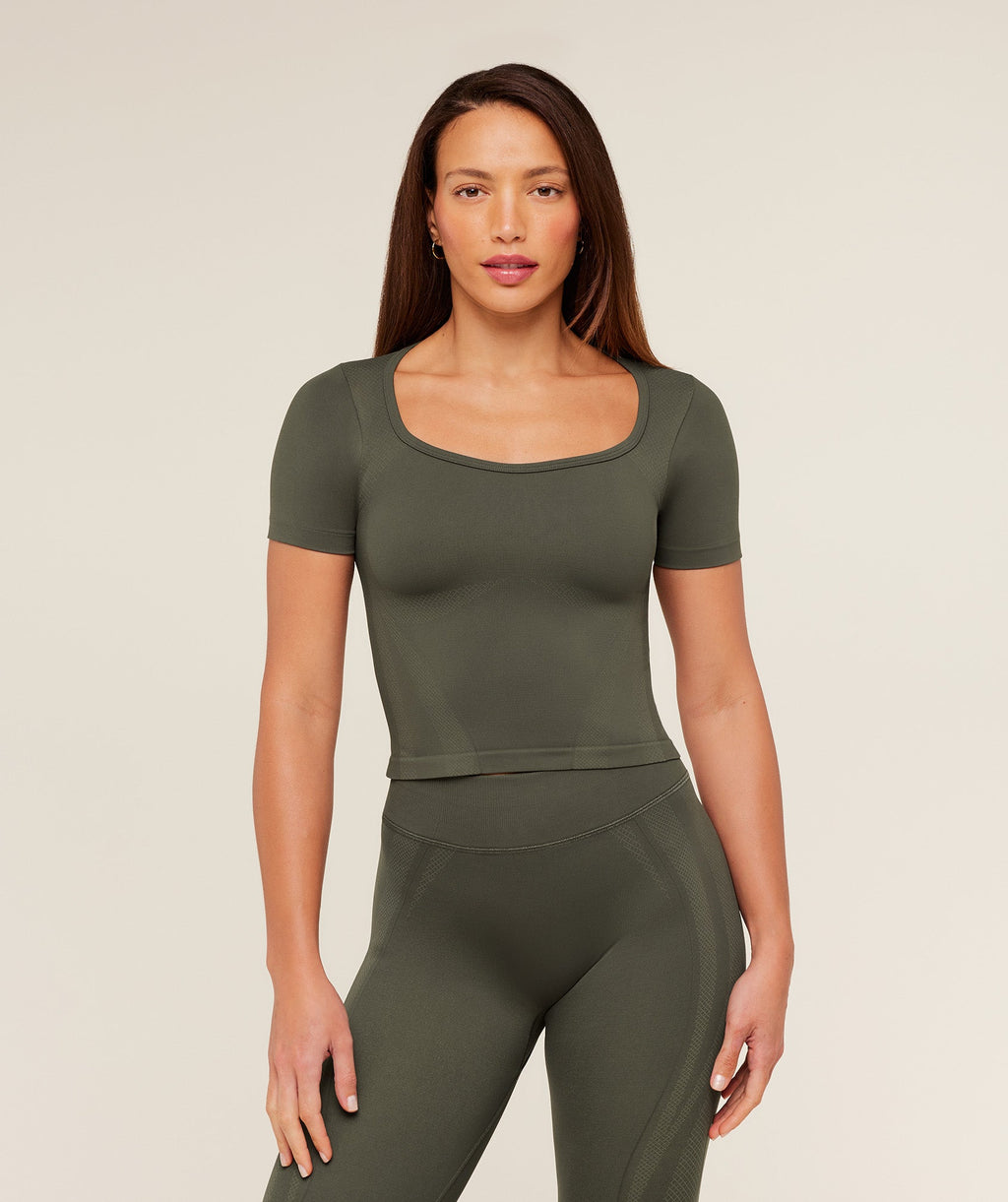 gymshark-weekend-seamless-short-sleeve-top-ss-tops