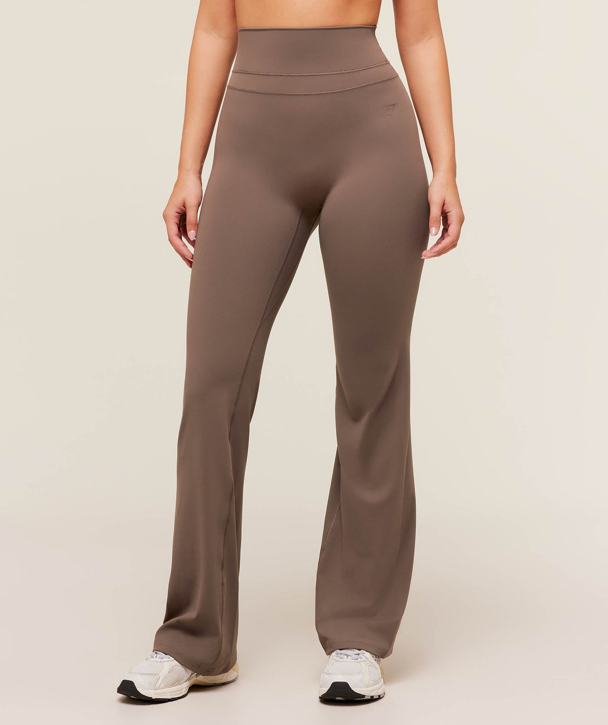 gymshark-gymshark-x-whitney-simmons-flared-leggings-leggings-brown-aw25