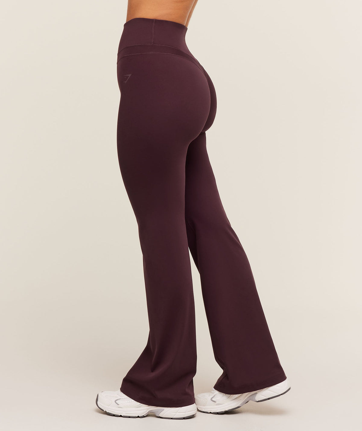 gymshark-gymshark-x-whitney-simmons-short-flared-leggings-leggings-purple-aw25
