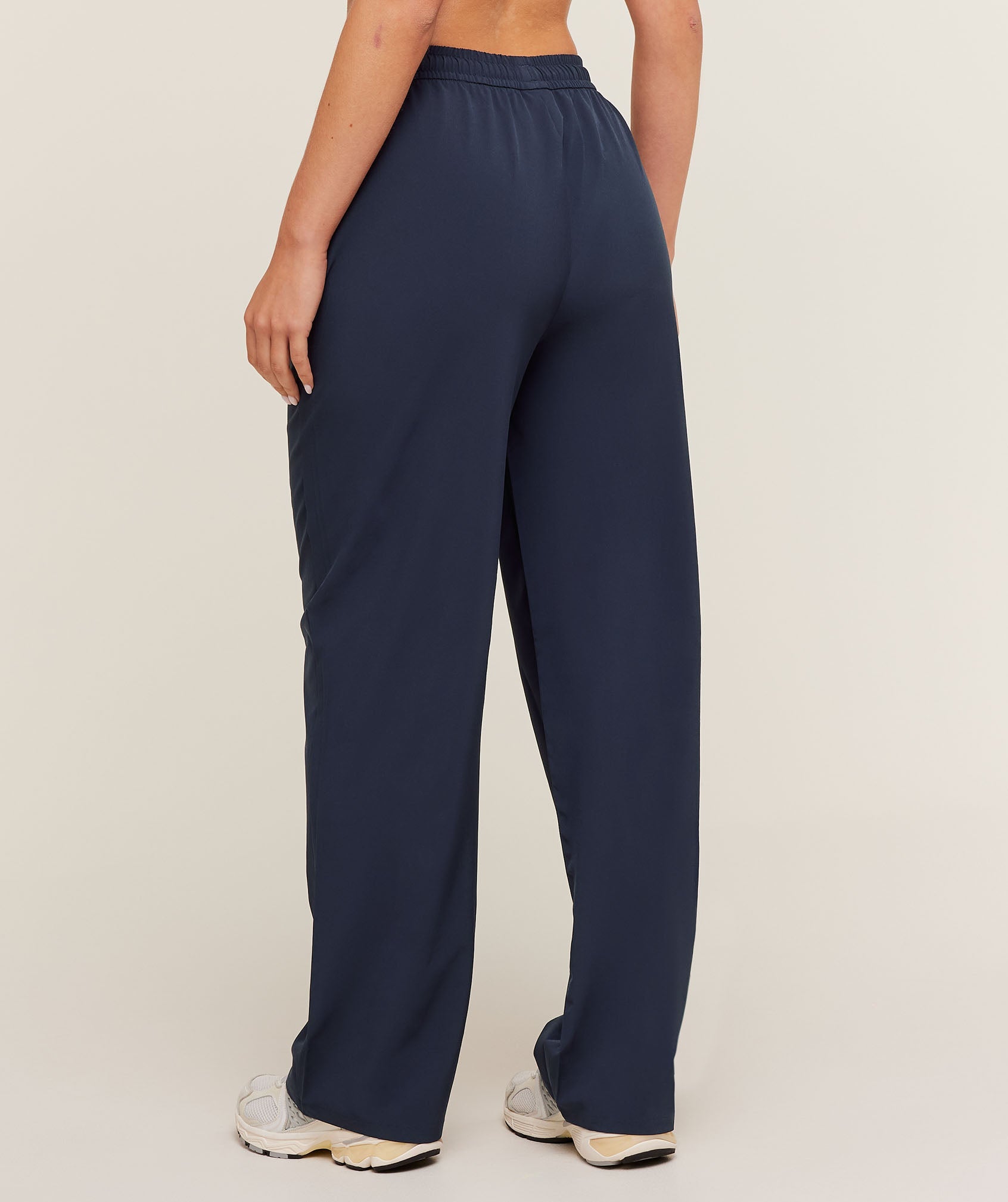 gymshark-woven-track-straight-leg-pant-pants