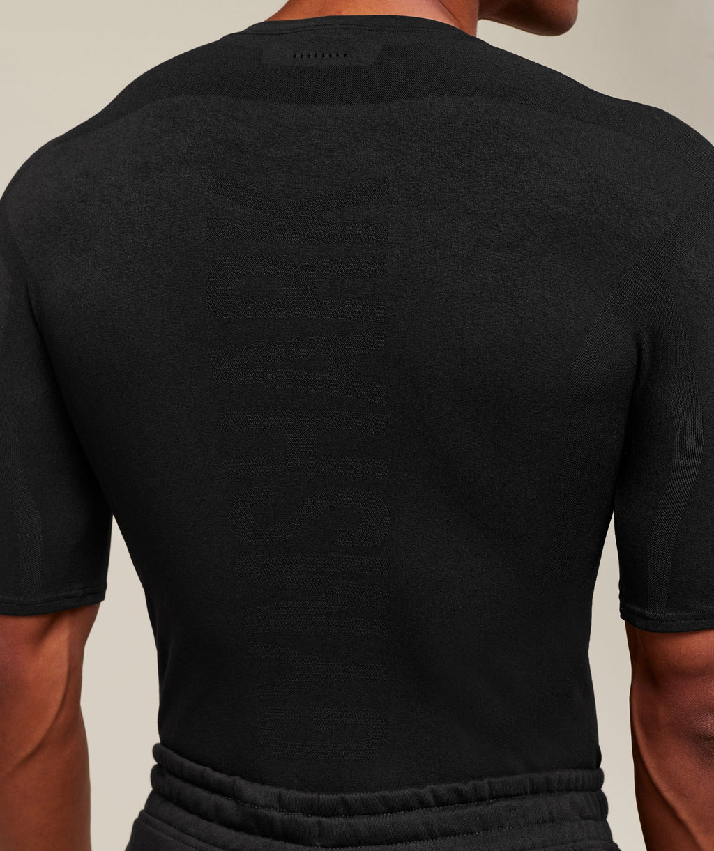 gymshark-everywear-warp-knit-t-shirt-ss-tops-black-ss24