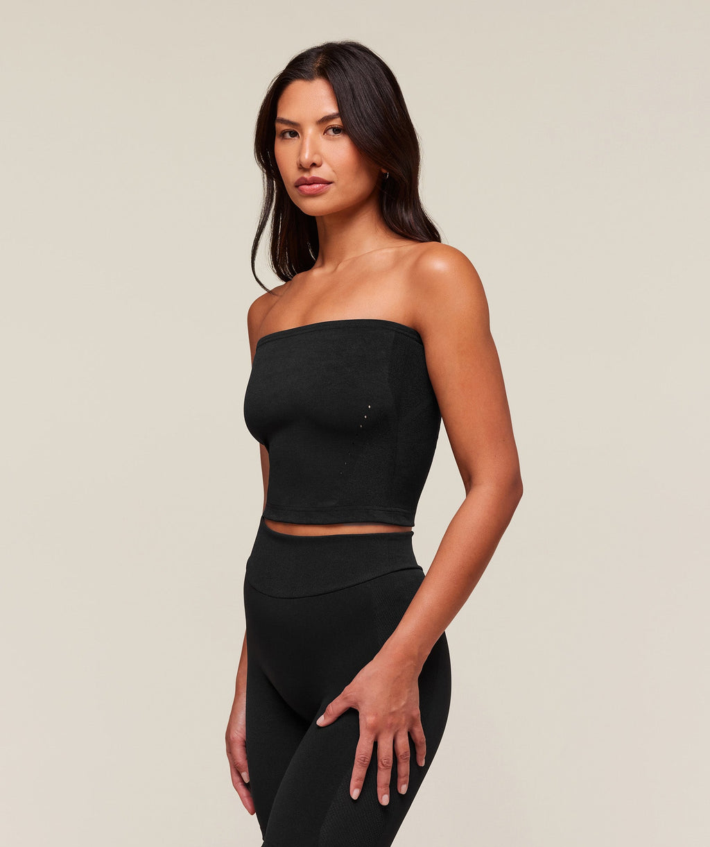 gymshark-everywear-warp-knit-tube-top-crop-tops-black-ss24