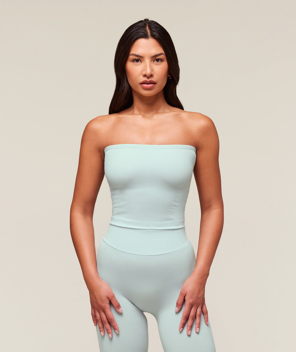 gymshark-everywear-warp-knit-tube-top-crop-tops-blue-ss24