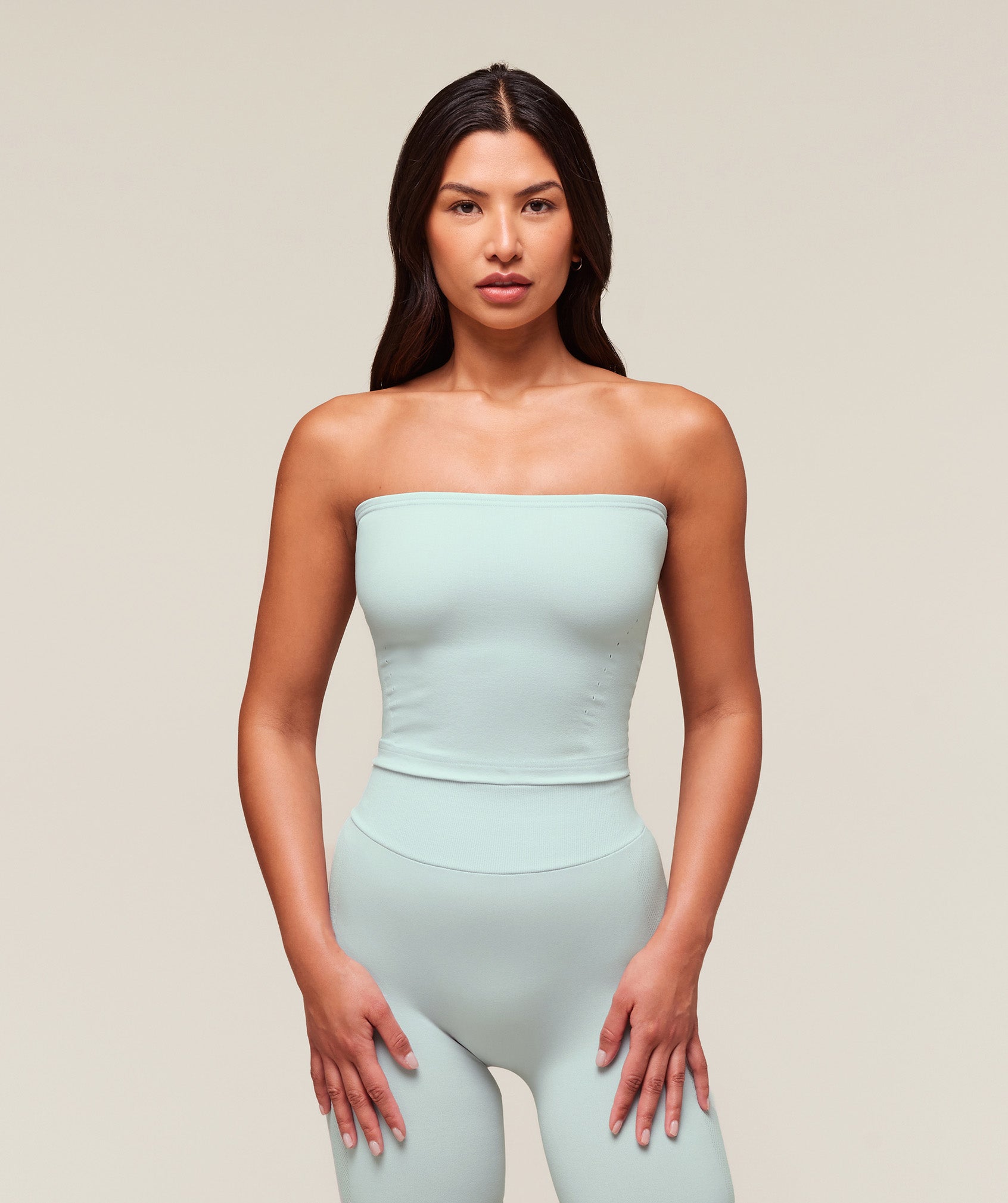 gymshark-everywear-warp-knit-tube-top-crop-tops-blue-ss24