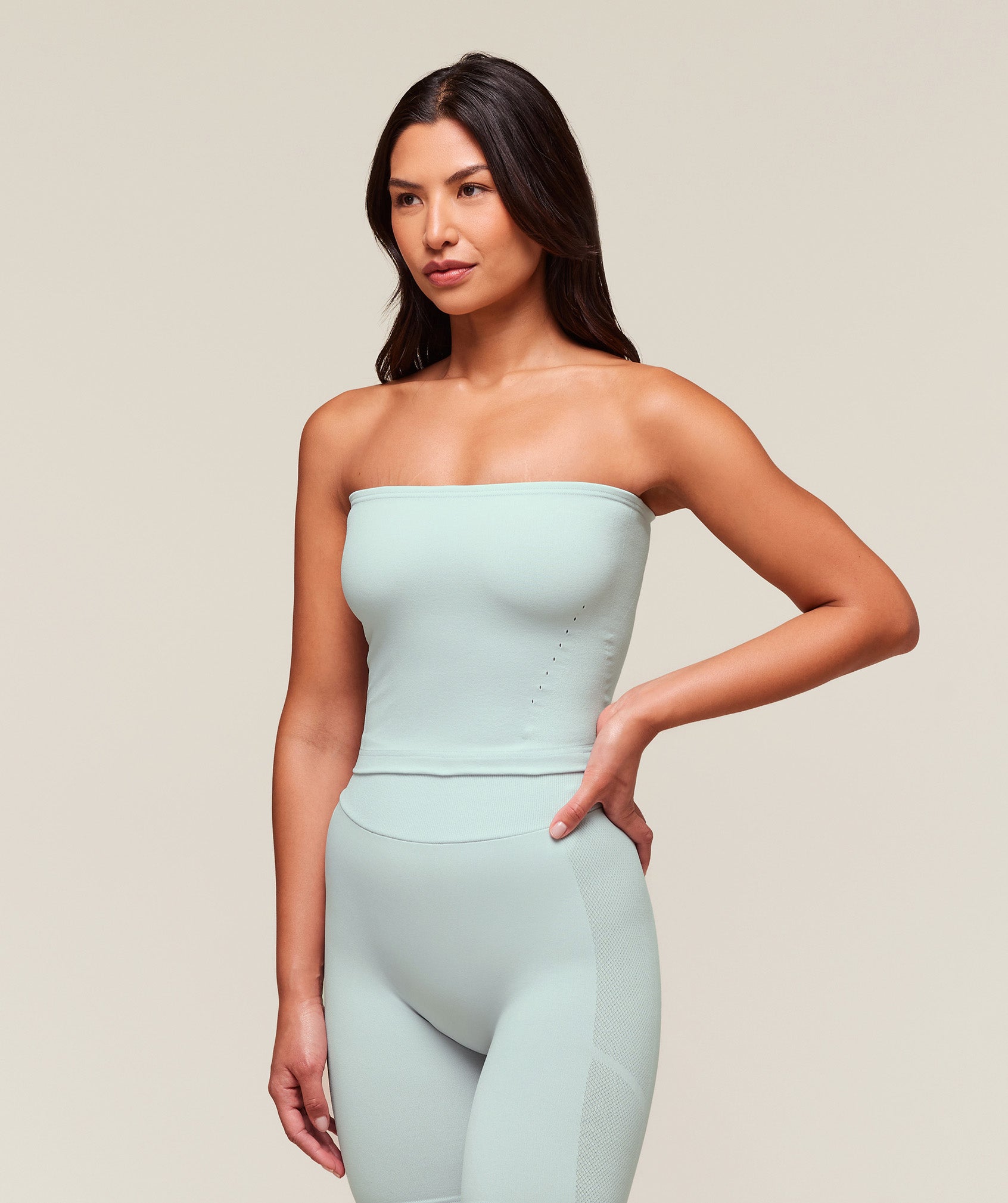 gymshark-everywear-warp-knit-tube-top-crop-tops-blue-ss24