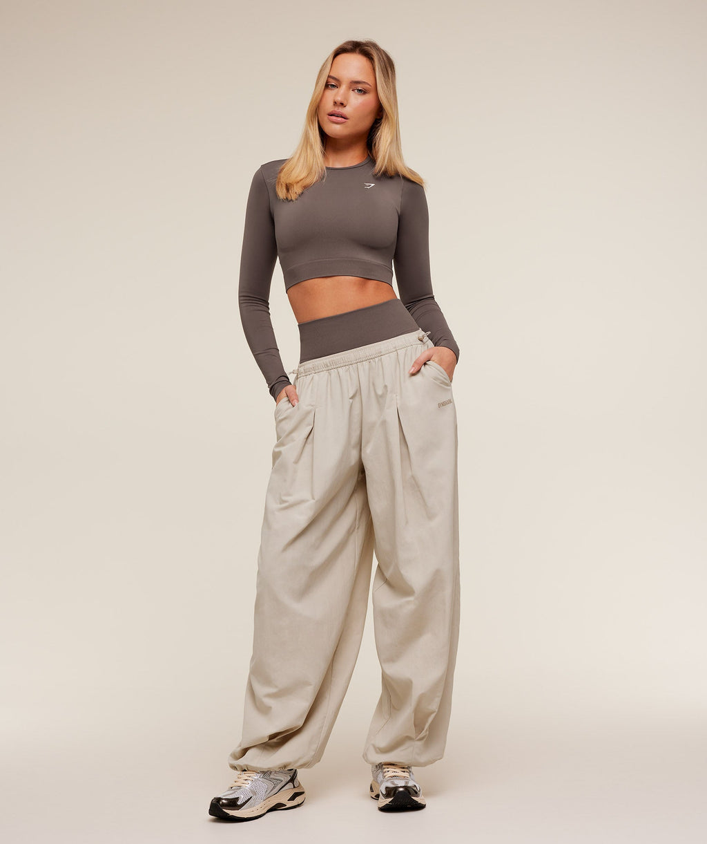 gymshark-weekend-lifestyle-parachute-pant-pants-grey-ss26