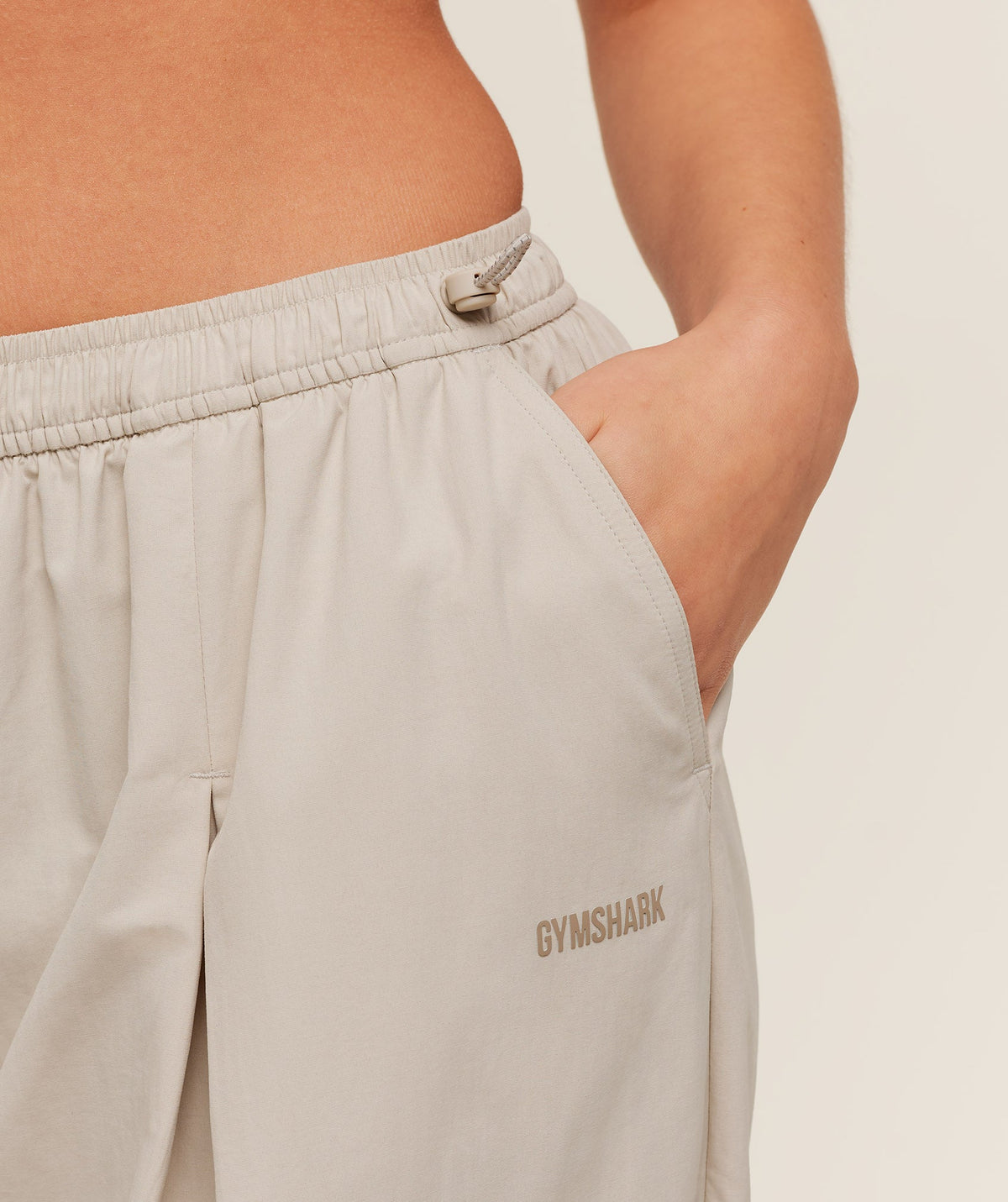 gymshark-weekend-lifestyle-parachute-pant-pants-grey-ss26