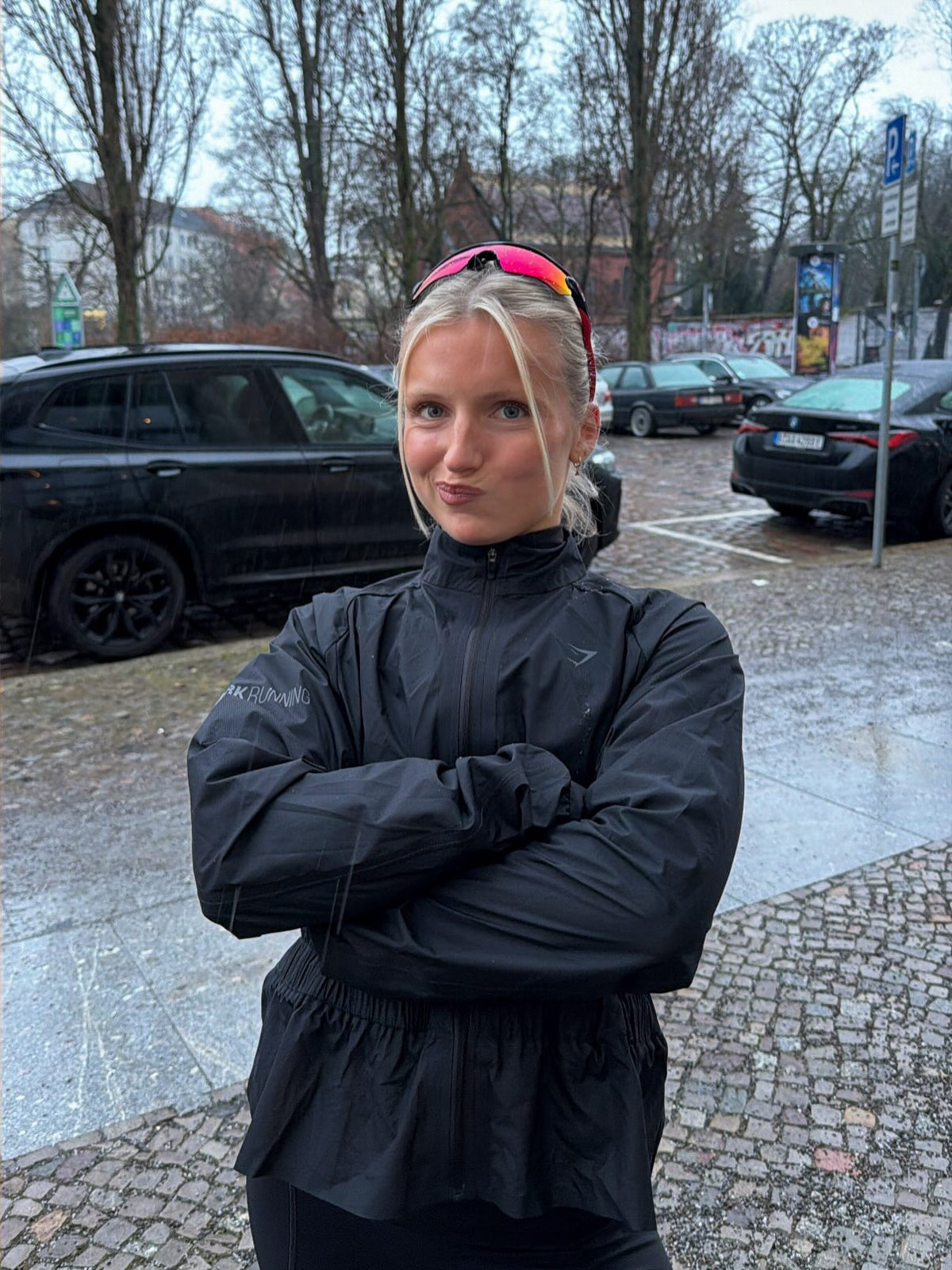 gymshark-running-elite-windproof-jacket-jackets-outerwear-black-aw25