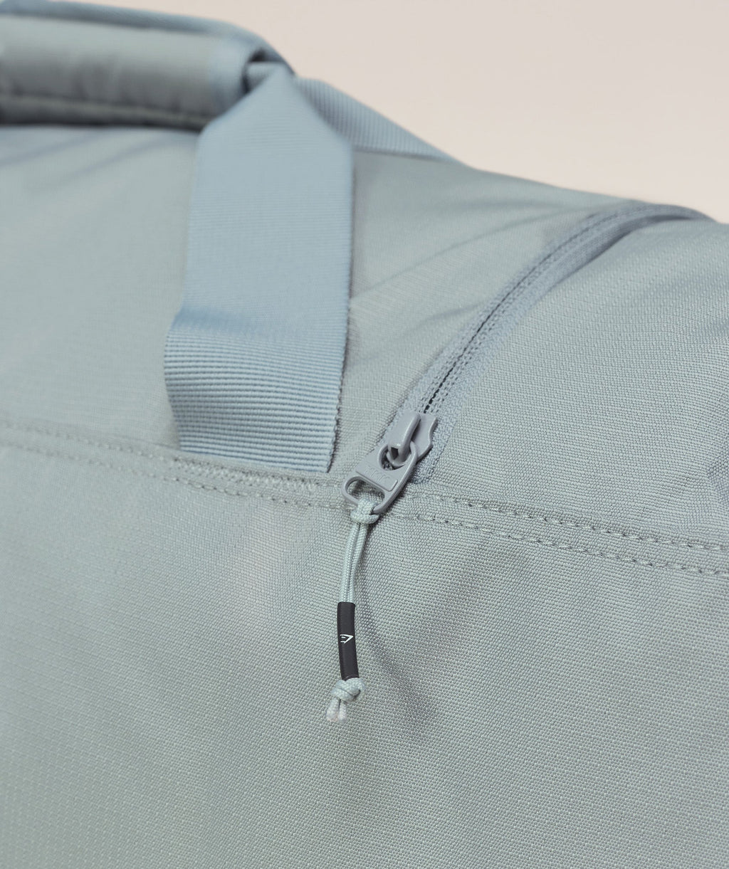 gymshark-active-holdall-medium-bags-grey-aw25