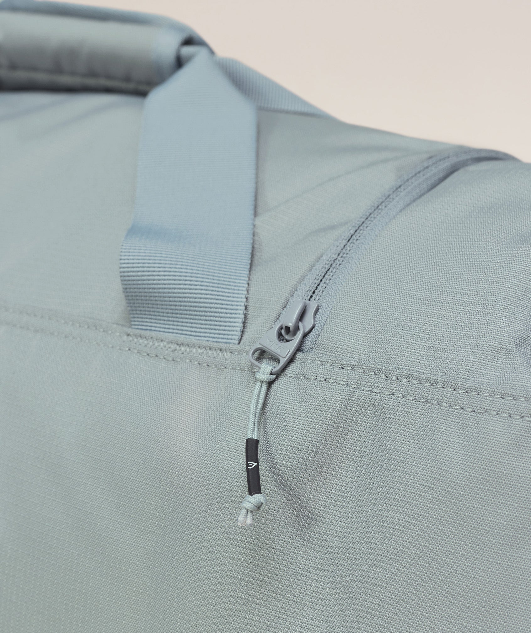 gymshark-active-holdall-medium-bags-grey-aw25